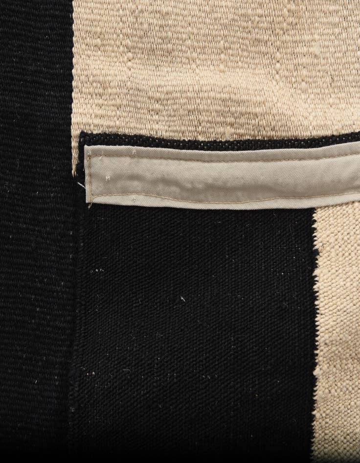 Detail image of  8' 4 x 9' 7  Hand Woven Kilim Modern Wool Rug