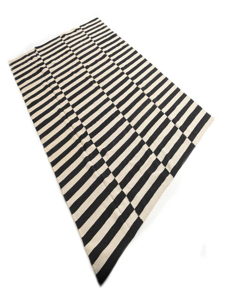 Detail image of  6' 9 x 9' 7  Hand Woven Kilim Modern Wool Rug