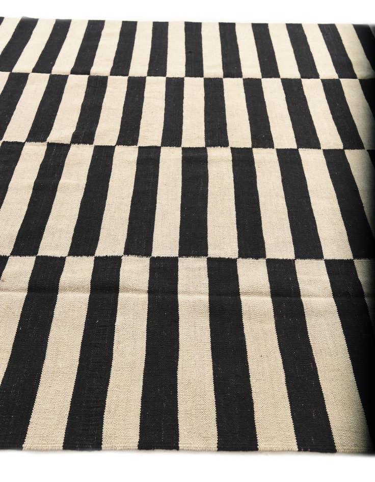 Detail image of  6' 9 x 9' 7  Hand Woven Kilim Modern Wool Rug