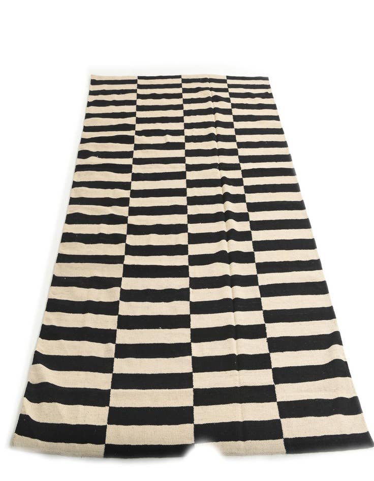 Detail image of  5' 8 x 7' 7  Hand Woven Kilim Modern Wool Rug