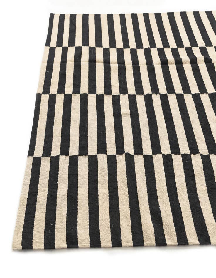 Detail image of  5' 8 x 7' 7  Hand Woven Kilim Modern Wool Rug