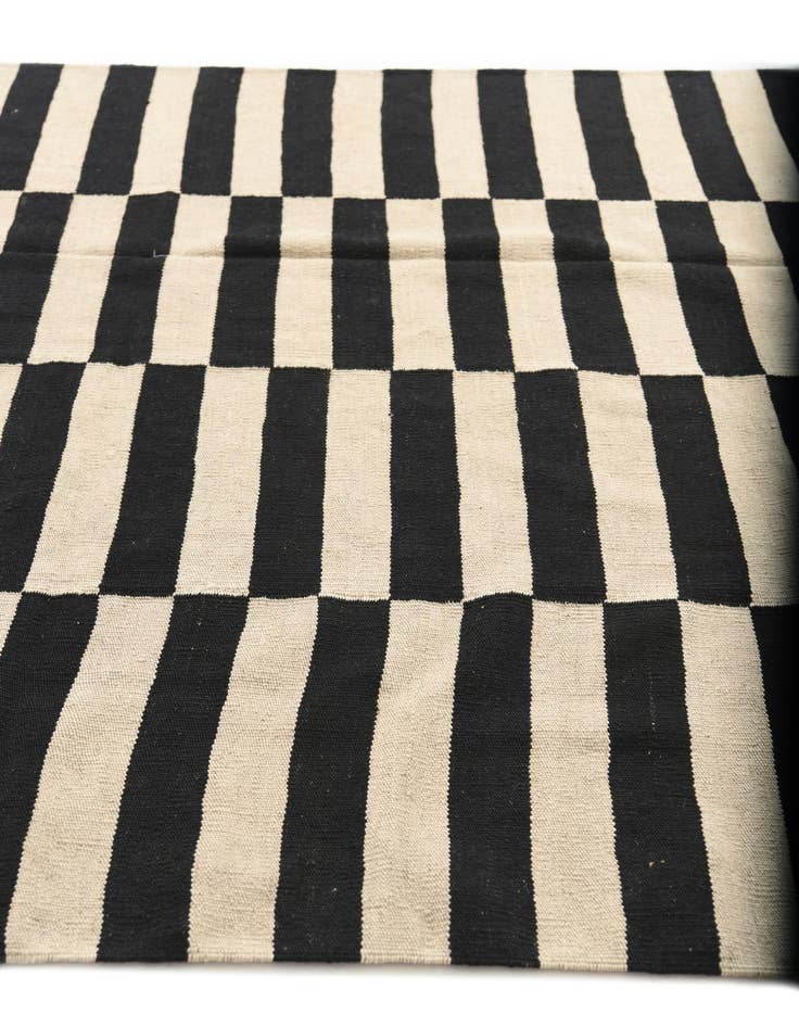 Detail image of  5' 8 x 7' 7  Hand Woven Kilim Modern Wool Rug