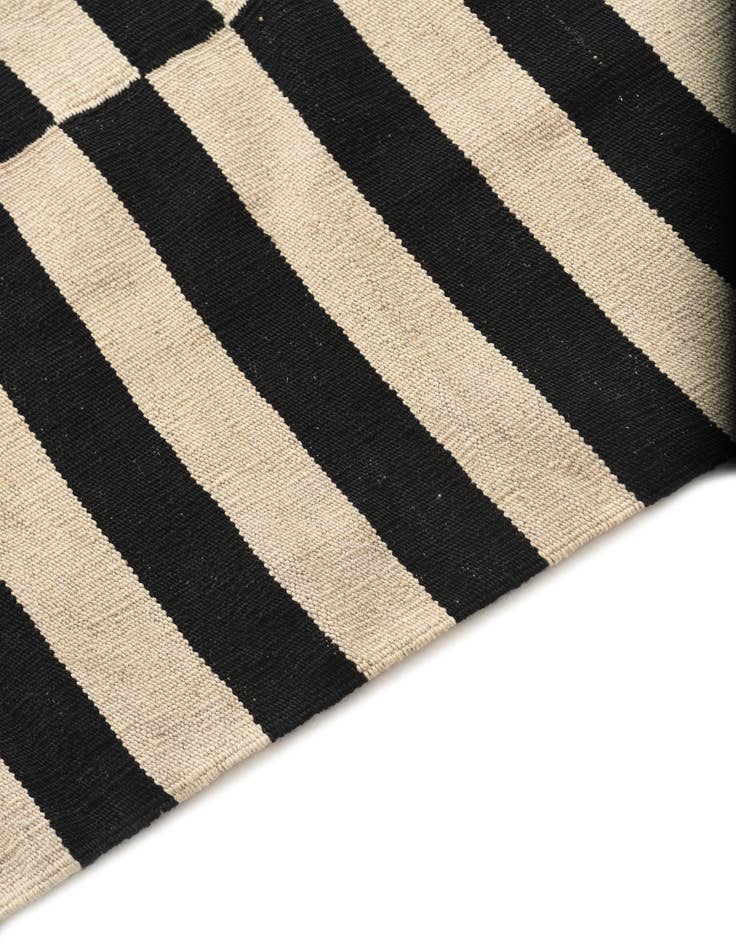 Detail image of  5' 8 x 7' 7  Hand Woven Kilim Modern Wool Rug