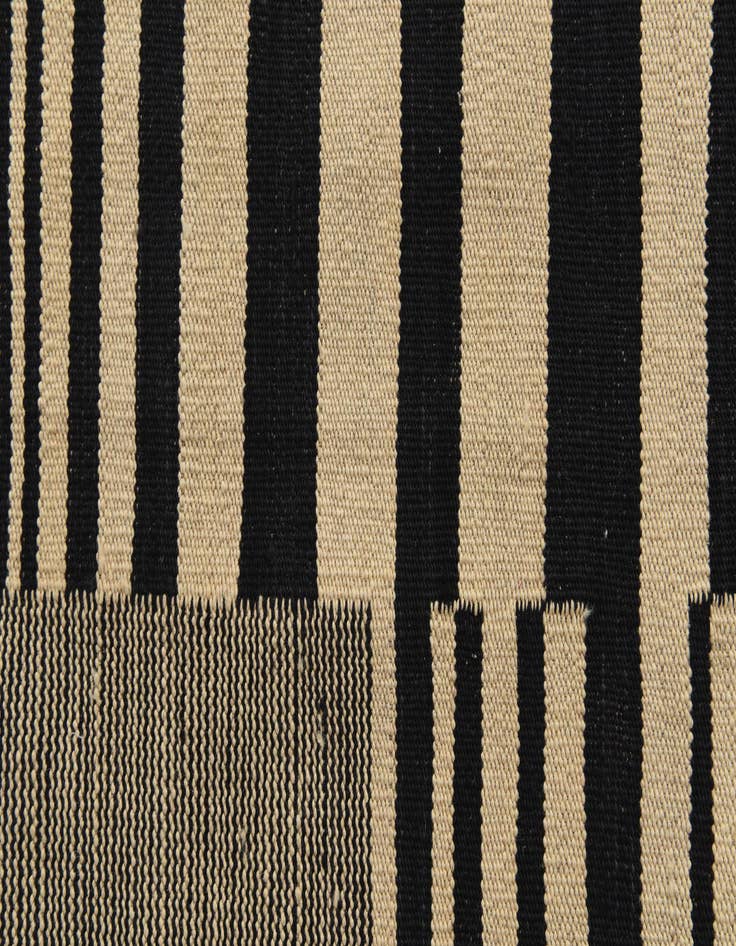Detail image of  5' 9 x 7' 7  Hand Woven Kilim Modern Wool Rug