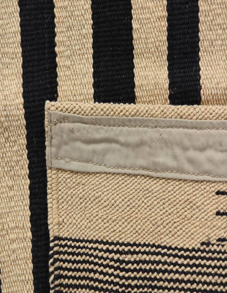 Detail image of  5' 10 x 7' 7  Hand Woven Kilim Modern Wool Rug