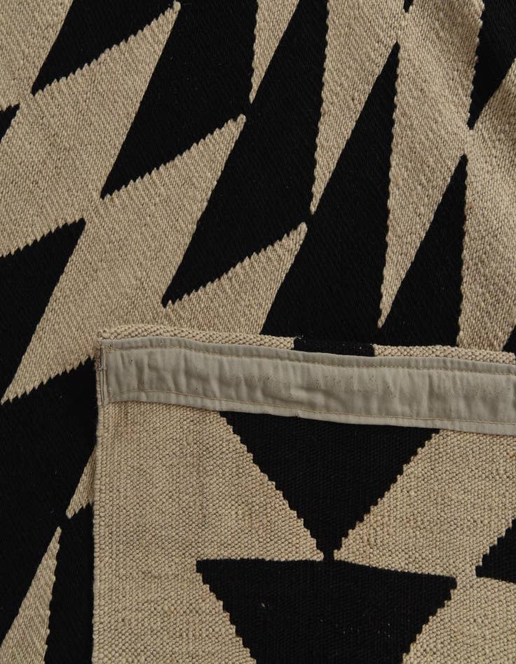 Detail image of  8' 2 x 9' 9  Hand Woven Kilim Modern Wool Rug