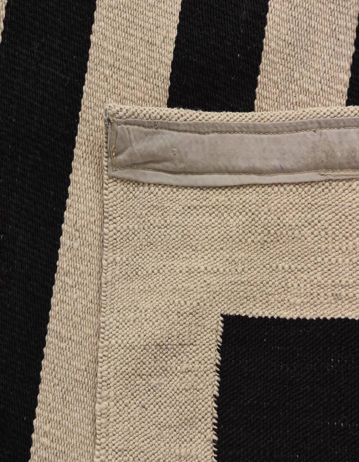 Detail image of  6' 7 x 9' 7  Hand Woven Kilim Modern Wool Rug