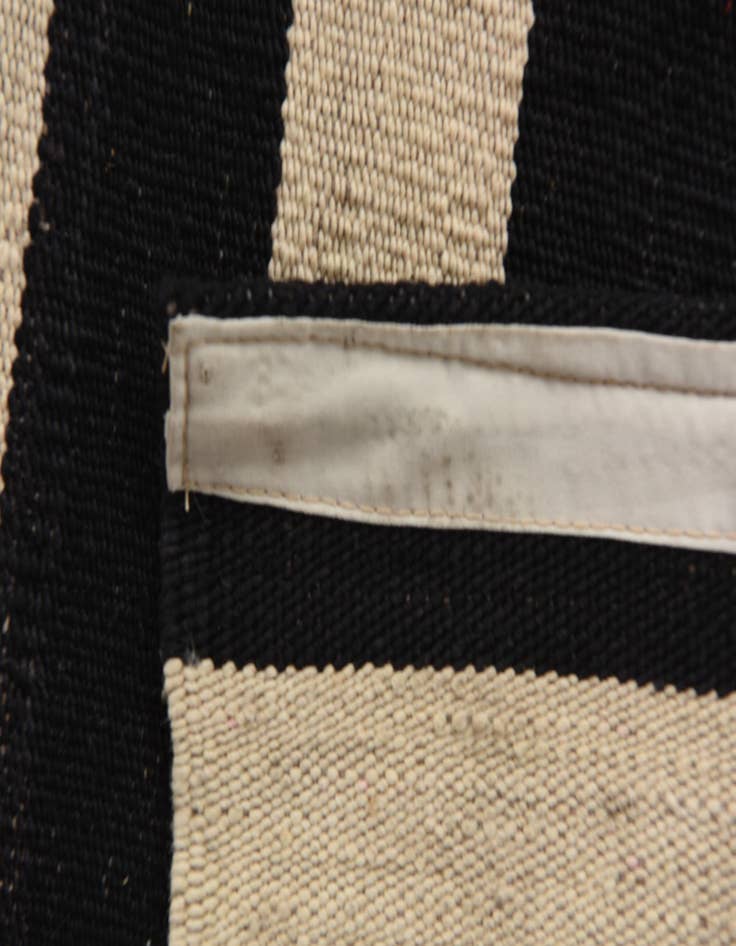 Detail image of  5' 7 x 7' 9  Hand Woven Kilim Modern Wool Rug