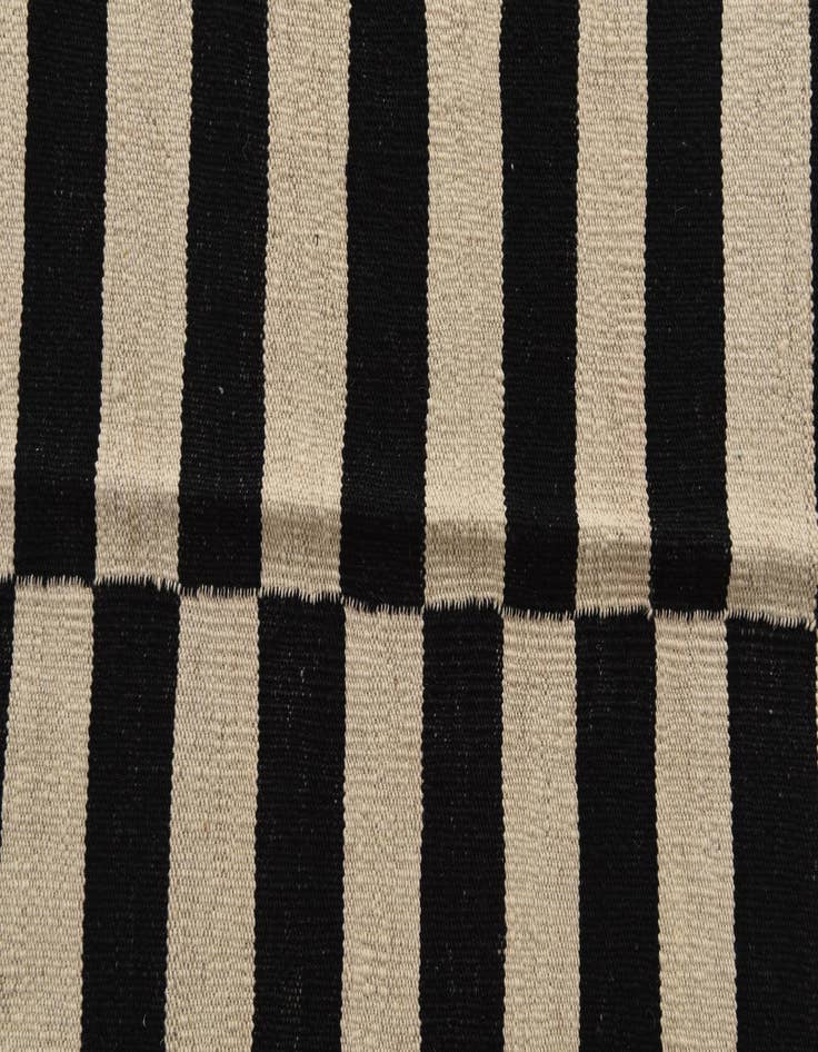 Detail image of  8' 4 x 9' 9  Hand Woven Kilim Modern Wool Rug