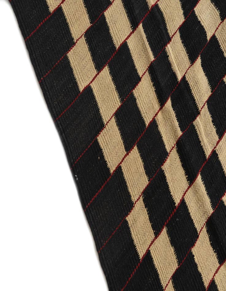 Detail image of  4' 3 x 5' 8  Hand Woven Kilim Modern Wool Rug