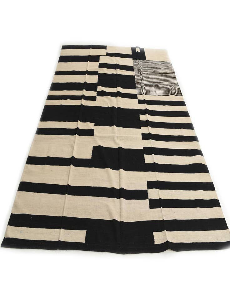 Detail image of  8' 2 x 9' 8  Hand Woven Kilim Modern Wool Rug