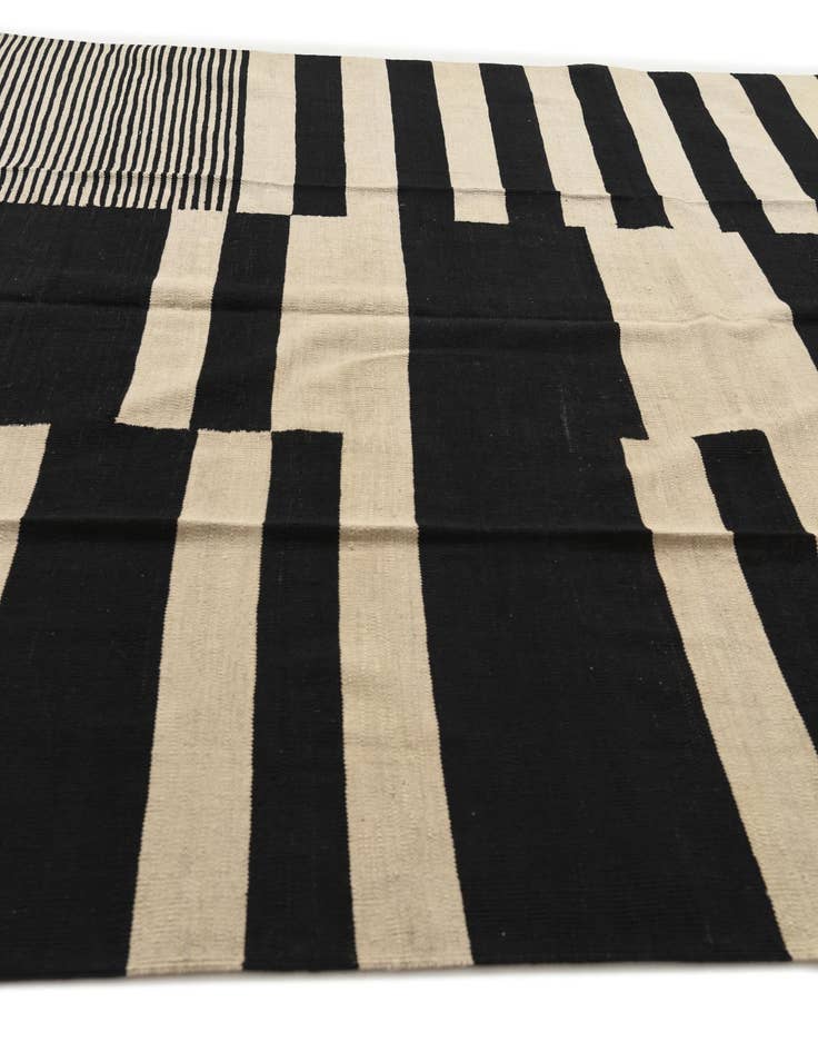 Detail image of  8' 2 x 9' 8  Hand Woven Kilim Modern Wool Rug