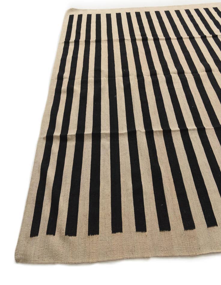 Detail image of  8' 5 x 9' 8  Hand Woven Kilim Modern Wool Rug