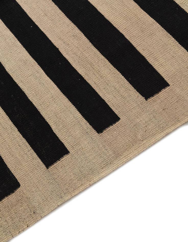 Detail image of  8' 5 x 9' 8  Hand Woven Kilim Modern Wool Rug