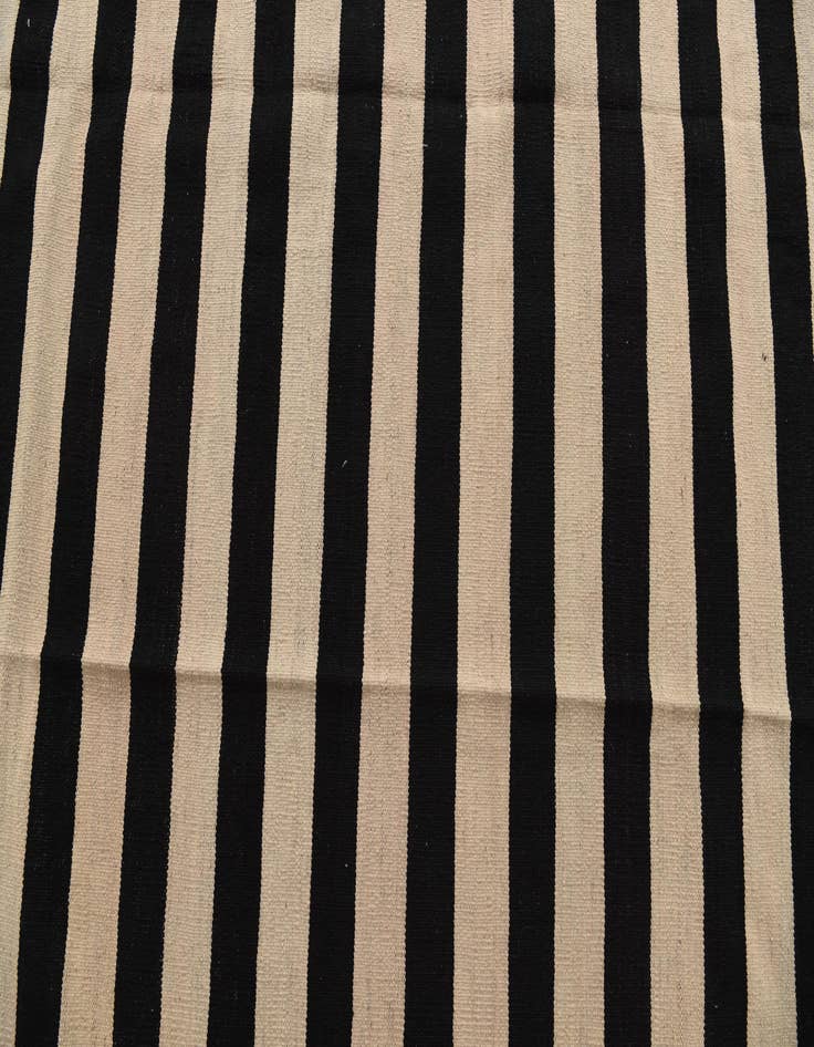 Detail image of  8' 5 x 9' 8  Hand Woven Kilim Modern Wool Rug