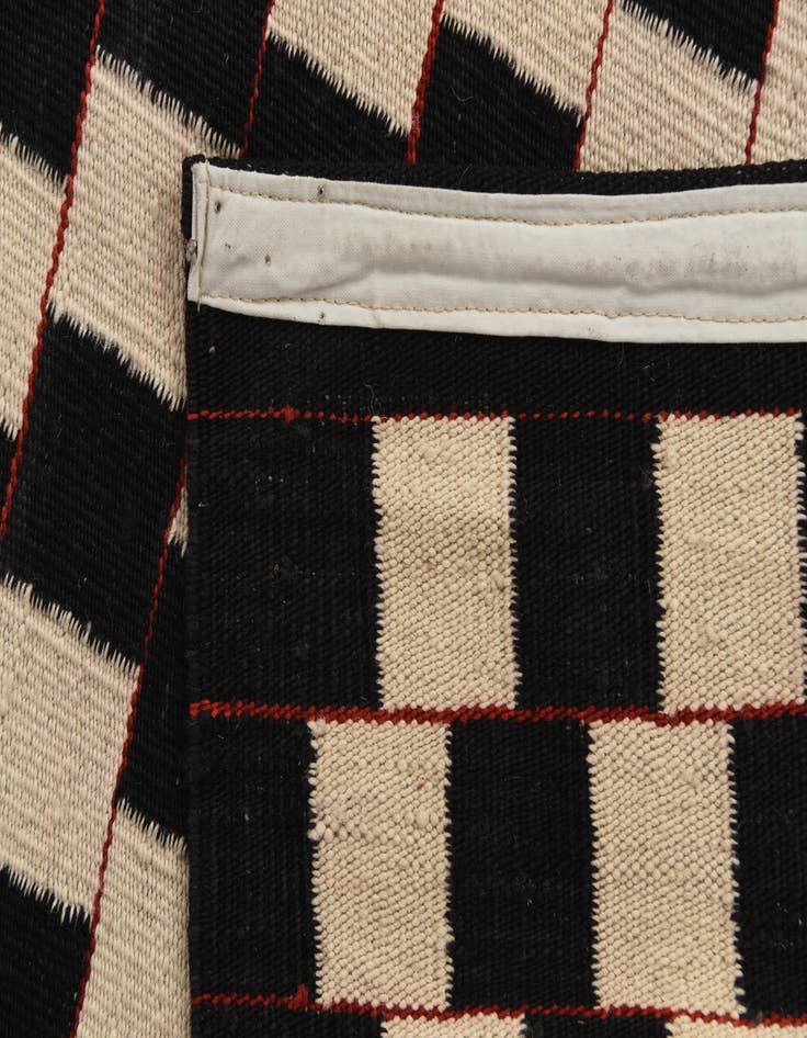 Detail image of  5' 8 x 7' 8  Hand Woven Kilim Modern Wool Rug