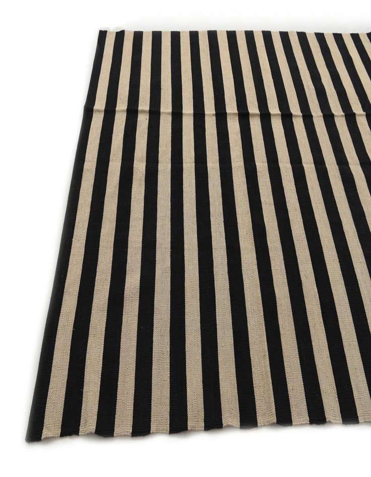 Detail image of  5' 7 x 7' 9  Hand Woven Kilim Modern Wool Rug