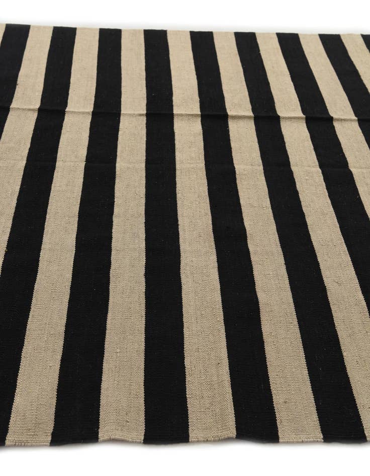 Detail image of  5' 7 x 7' 9  Hand Woven Kilim Modern Wool Rug