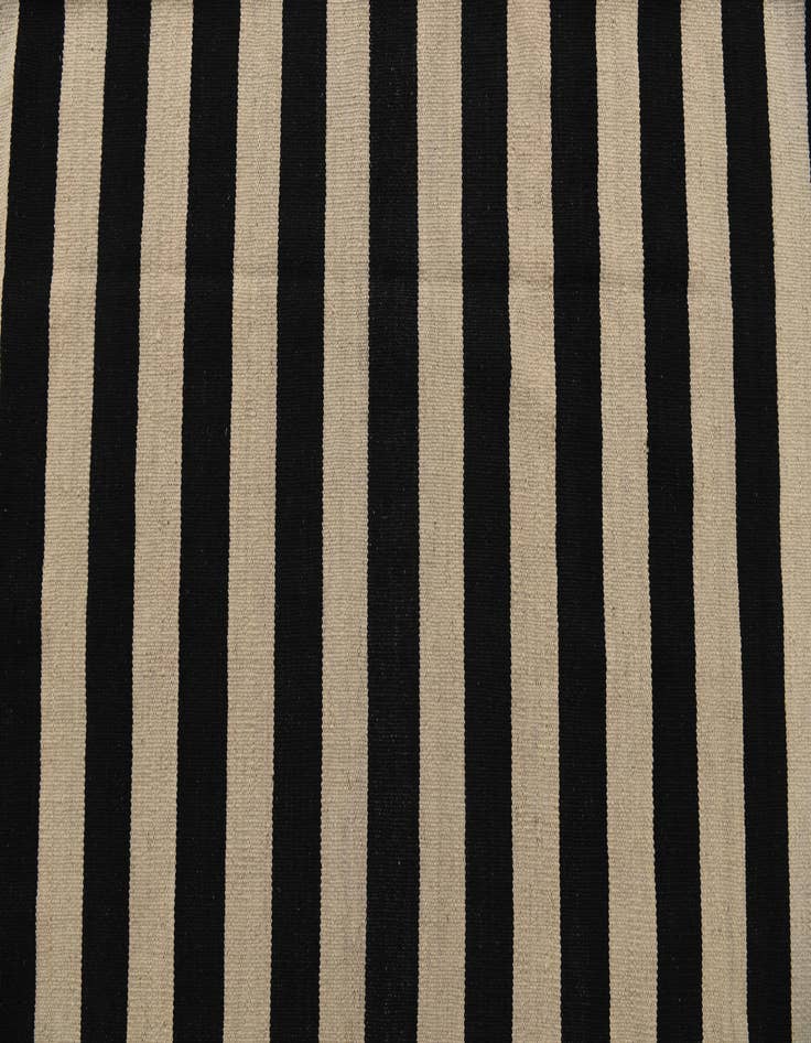 Detail image of  5' 7 x 7' 9  Hand Woven Kilim Modern Wool Rug