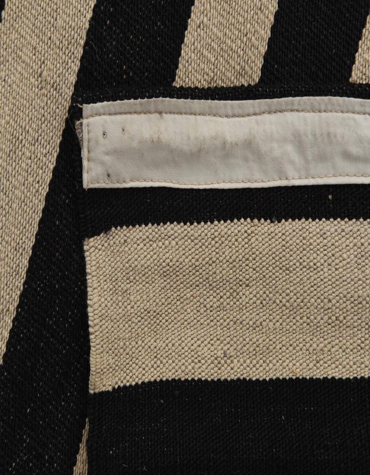 Detail image of  5' 7 x 7' 9  Hand Woven Kilim Modern Wool Rug