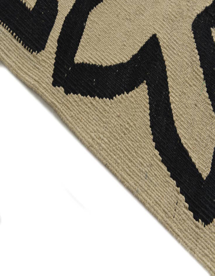 Detail image of  6' x 8'  Hand Woven Kilim Modern Wool Rug