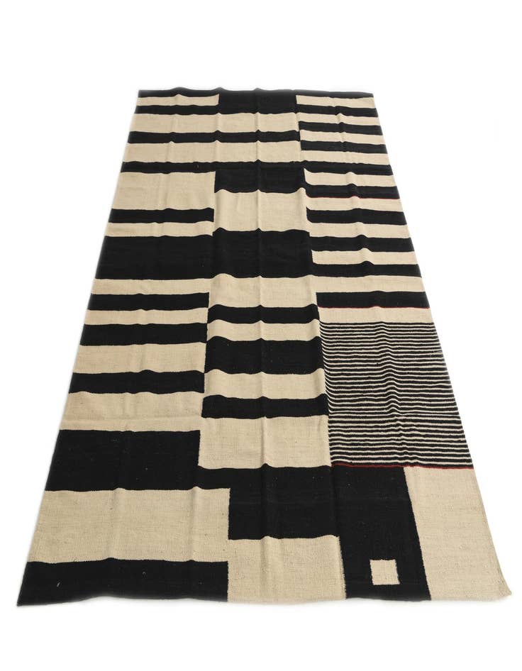 Detail image of  5' 10 x 7' 4  Hand Woven Kilim Modern Wool Rug