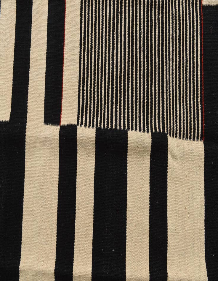 Detail image of  5' 10 x 7' 4  Hand Woven Kilim Modern Wool Rug