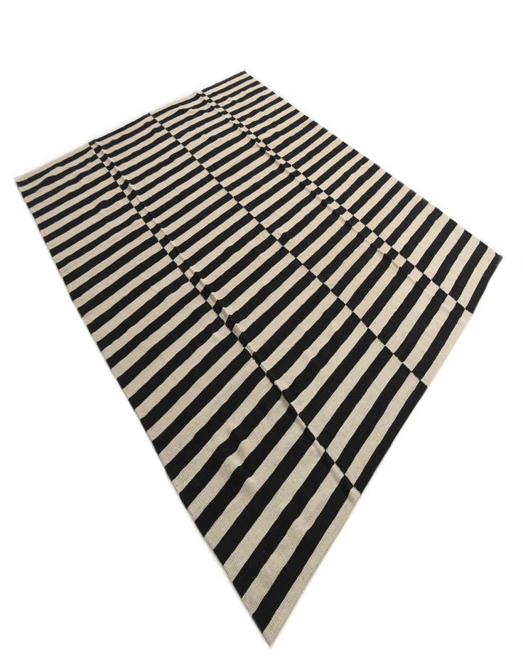 Detail image of  8' 3 x 9' 7  Hand Woven Kilim Modern Wool Rug