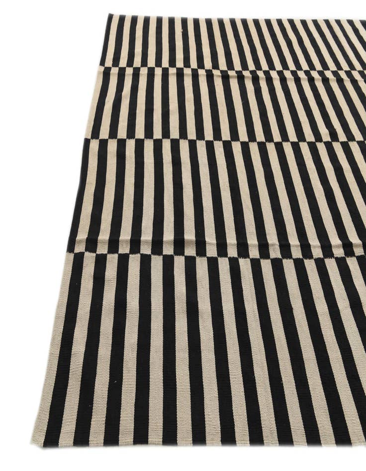 Detail image of  8' 3 x 9' 7  Hand Woven Kilim Modern Wool Rug