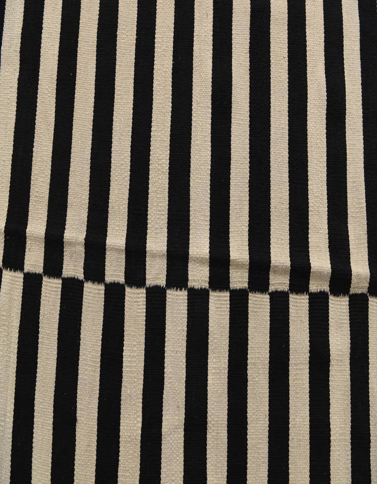 Detail image of  8' 3 x 9' 7  Hand Woven Kilim Modern Wool Rug