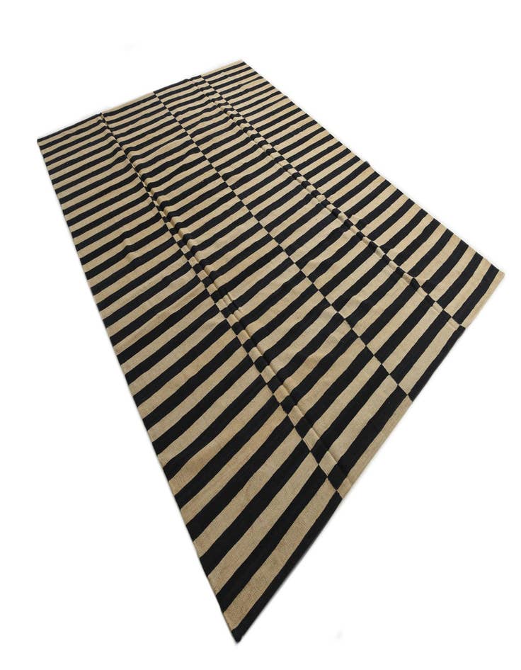 Detail image of  8' 5 x 11' 4  Hand Woven Kilim Modern Wool Rug