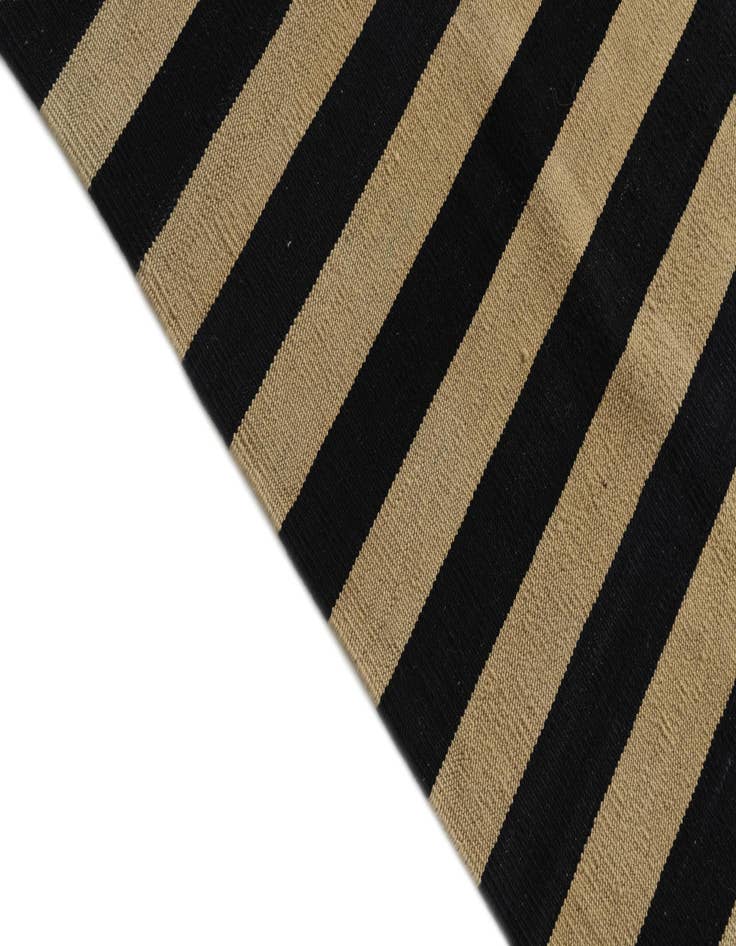 Detail image of  8' 5 x 11' 4  Hand Woven Kilim Modern Wool Rug