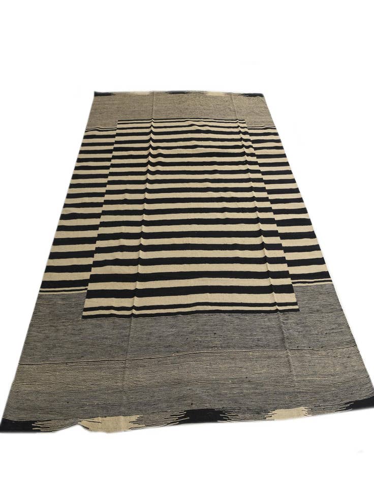 Detail image of  8' 2 x 9' 7  Hand Woven Kilim Modern Wool Rug
