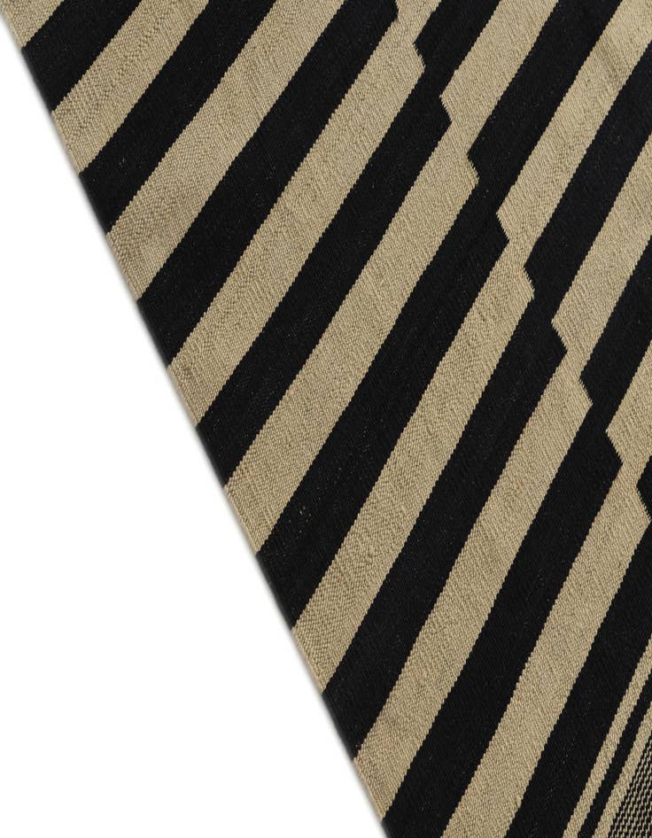 Detail image of  8' 2 x 9' 7  Hand Woven Kilim Modern Wool Rug