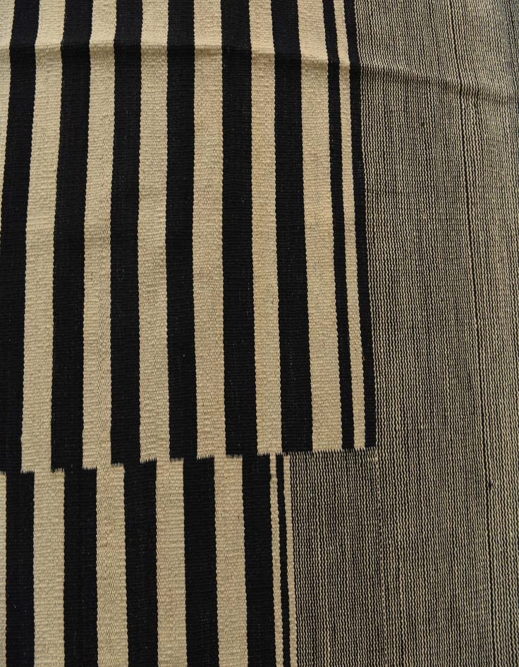 Detail image of  8' 2 x 9' 7  Hand Woven Kilim Modern Wool Rug
