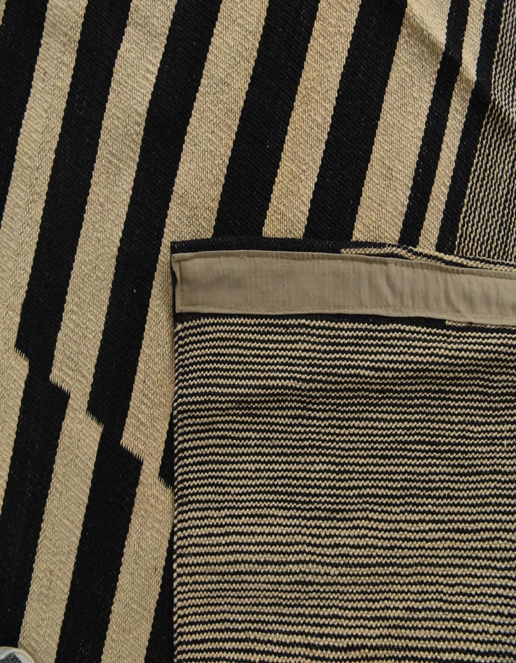 Detail image of  8' 2 x 9' 7  Hand Woven Kilim Modern Wool Rug
