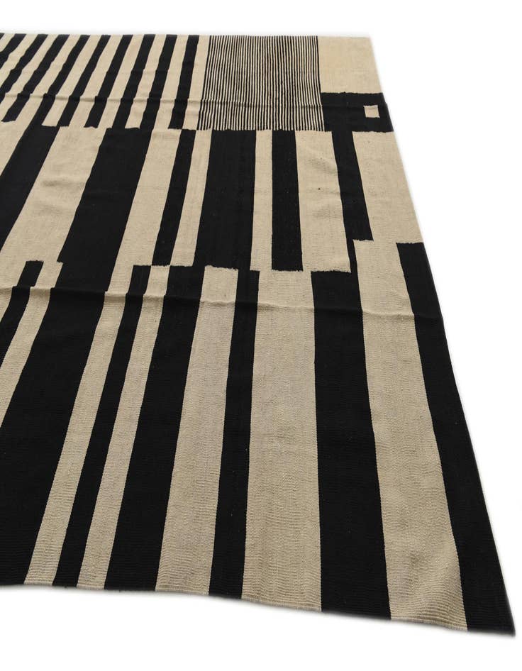 Detail image of  8' 7 x 9' 7  Hand Woven Kilim Modern Wool Rug