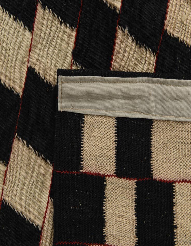 Detail image of  4' 2 x 5' 10  Hand Woven Kilim Modern Wool Rug