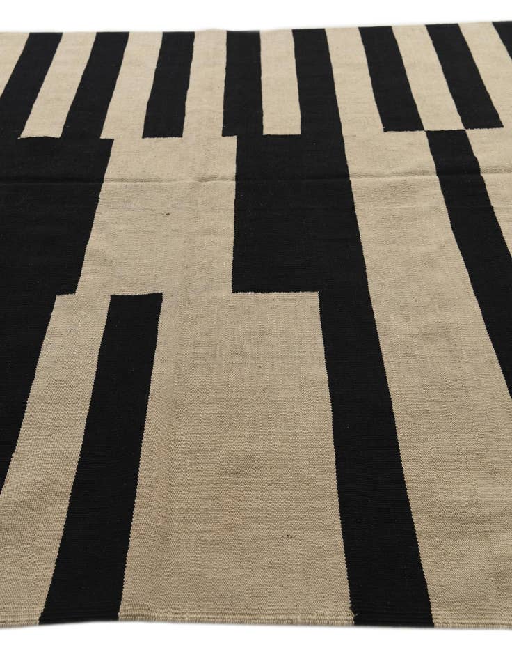 Detail image of  6' 8 x 9' 8  Hand Woven Kilim Modern Wool Rug