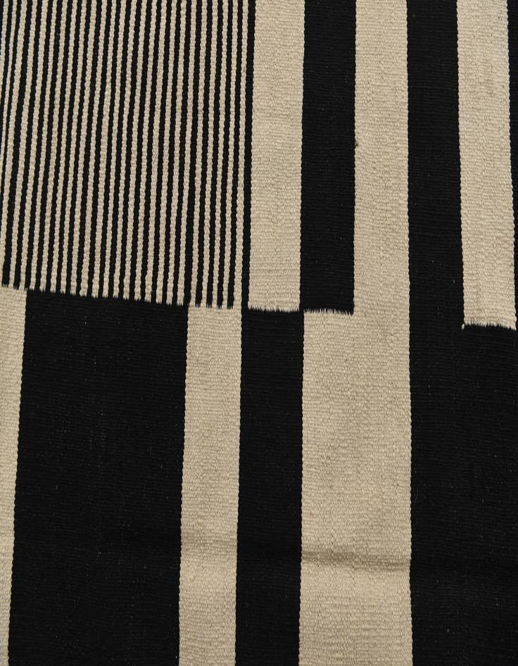 Detail image of  6' 8 x 9' 8  Hand Woven Kilim Modern Wool Rug