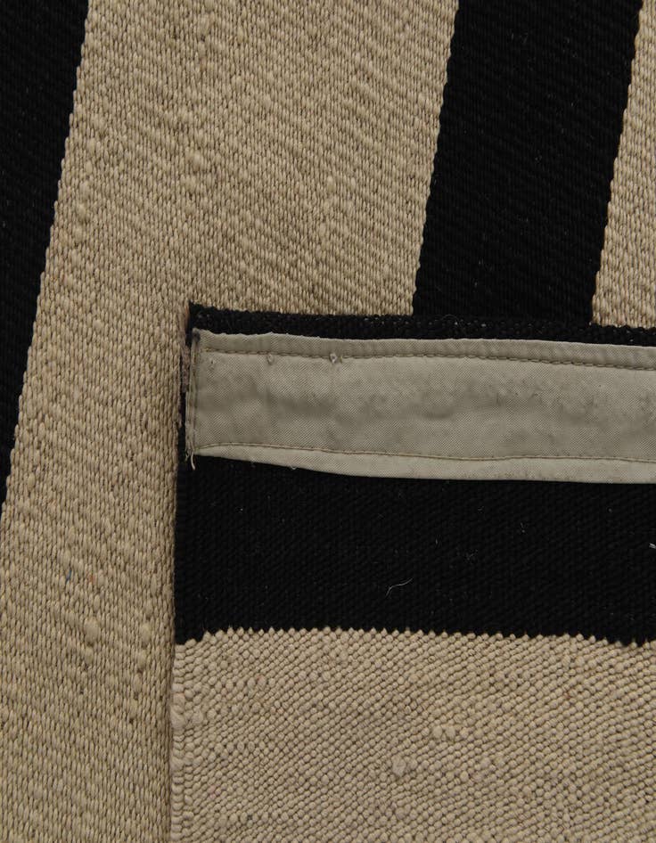 Detail image of  6' 8 x 9' 8  Hand Woven Kilim Modern Wool Rug