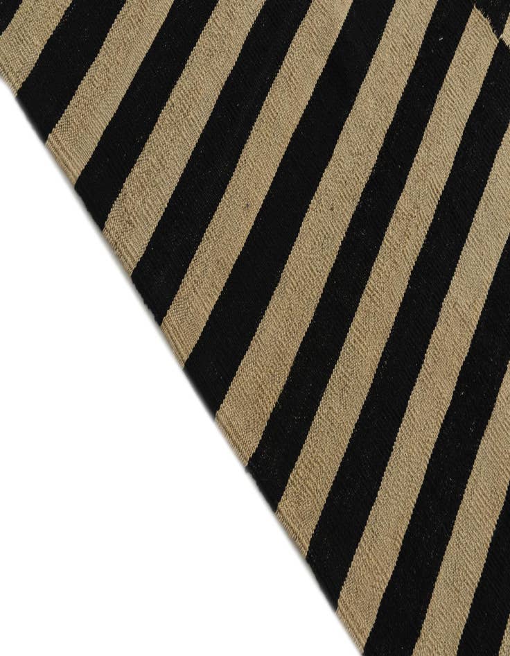 Detail image of  8' 8 x 9' 9  Hand Woven Kilim Modern Wool Rug