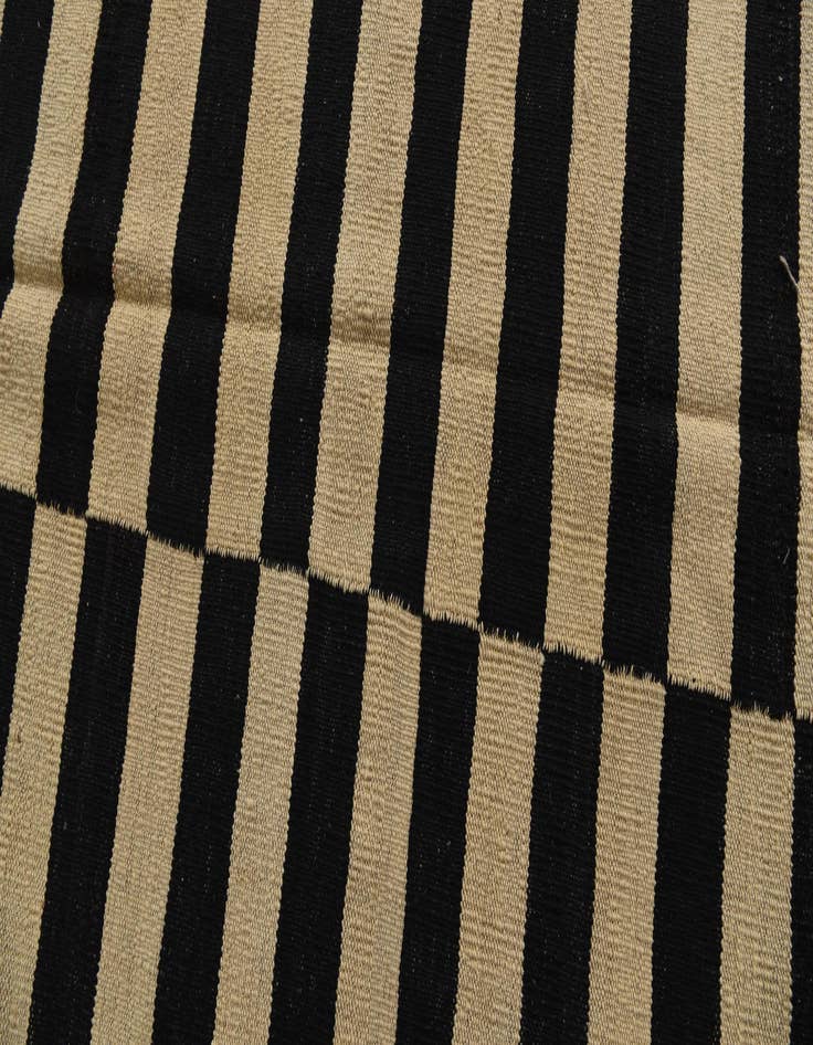 Detail image of  8' 8 x 9' 9  Hand Woven Kilim Modern Wool Rug