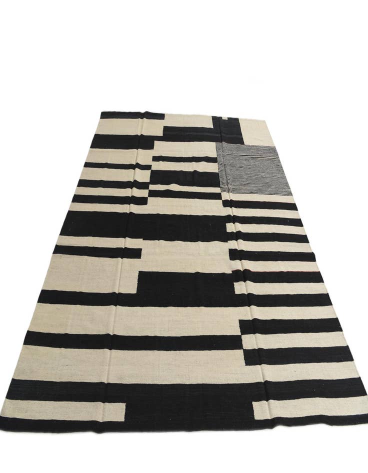 Detail image of  8' 5 x 9' 6  Hand Woven Kilim Modern Wool Rug