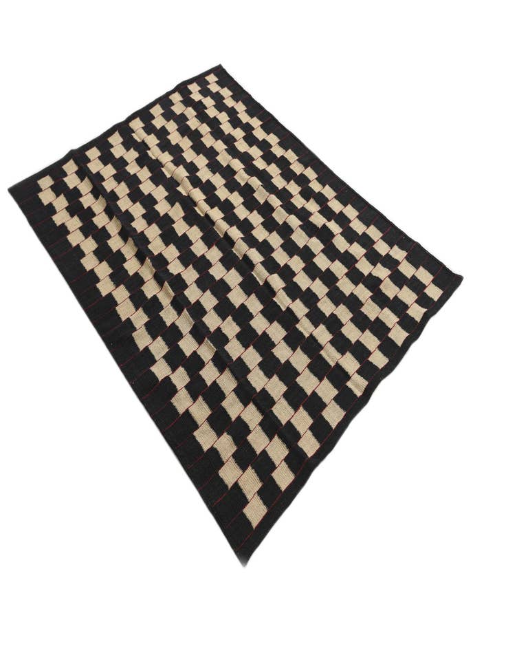 Detail image of  4' 5 x 5' 8  Hand Woven Kilim Modern Wool Rug