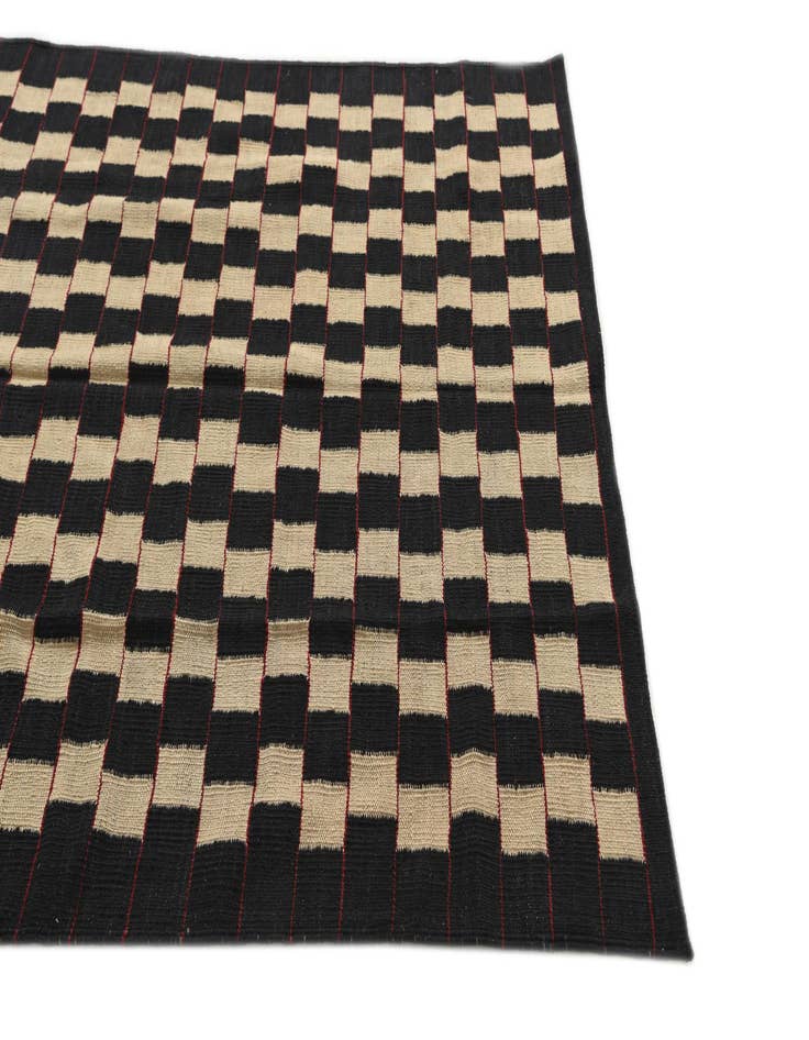 Detail image of  4' 5 x 5' 8  Hand Woven Kilim Modern Wool Rug