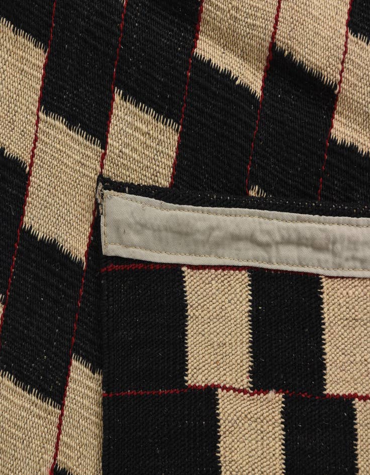 Detail image of  4' 5 x 5' 8  Hand Woven Kilim Modern Wool Rug