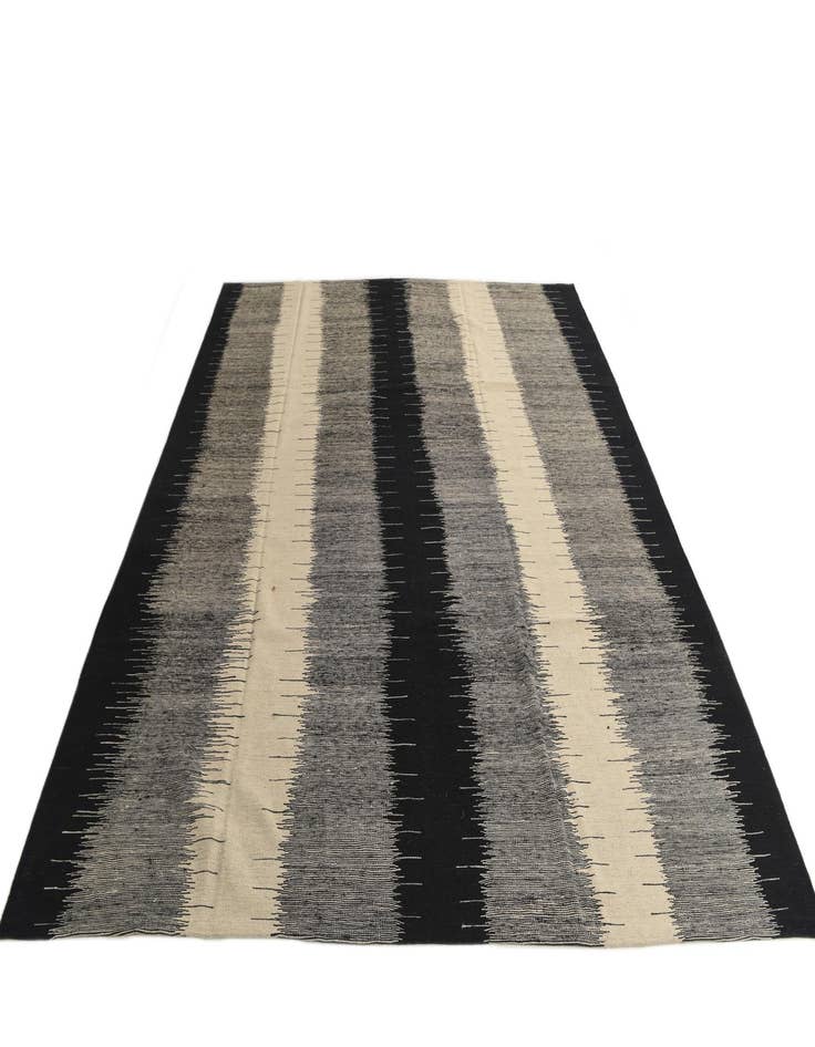 Detail image of  8' 5 x 9' 5  Hand Woven Kilim Modern Wool Rug