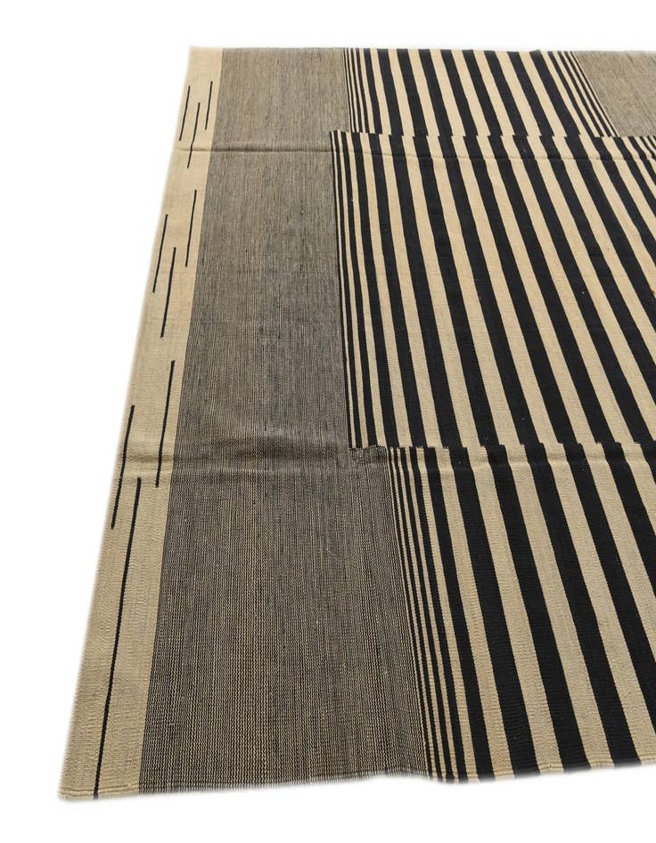 Detail image of  8' 2 x 9' 8  Hand Woven Kilim Modern Wool Rug