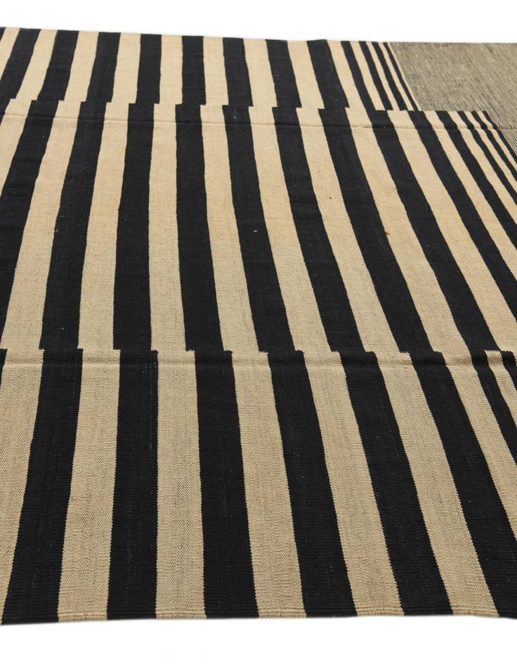 Detail image of  8' 2 x 9' 8  Hand Woven Kilim Modern Wool Rug